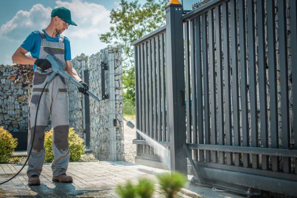 Animal Enclosure Cleaning in Kahaluu Keauhou, HI